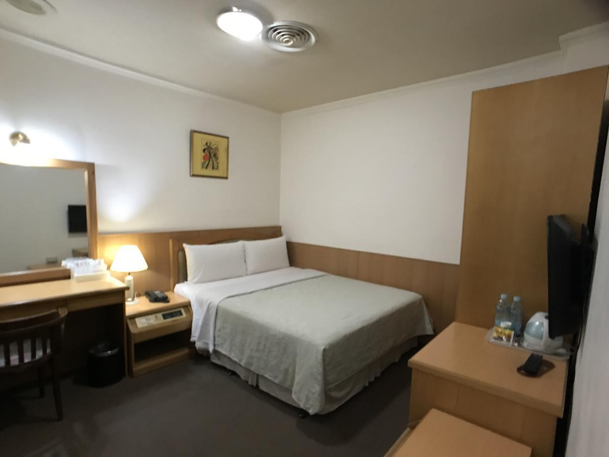 Shiah Yih Hotel Huwei Екстериор снимка